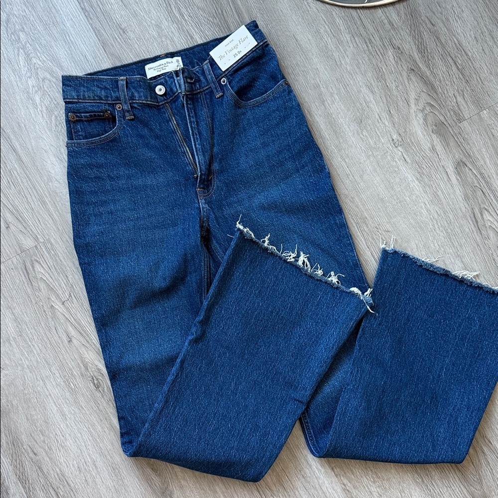 Abercrombie Vintage Flare High Rise Jeans Size 25